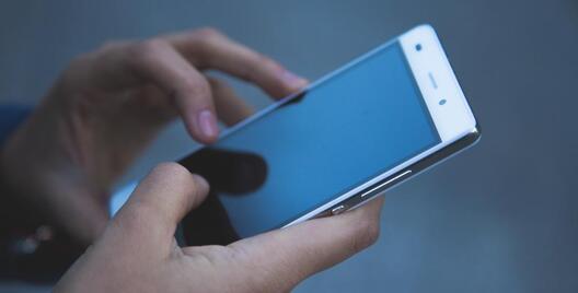 smartfon_0211.jpg smartfon_0211.jpg