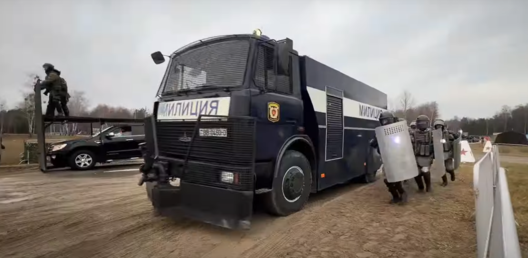 Скрыншот з відэа МУС Скрыншот з відэа МУС