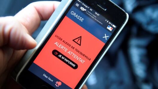 Французскія ўлады разаслалі жыхарам горада папярэджанне аб тэрарыстычнай пагрозе Французскія ўлады разаслалі жыхарам горада папярэджанне аб тэрарыстычнай пагрозе