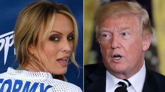 Стормі Дэніэлс, Дональд Трамп. Фота GETTY IMAGES, ВВС Стормі Дэніэлс, Дональд Трамп. Фота GETTY IMAGES, ВВС