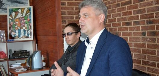 sustrecha_gubarevich_5_833x400.jpg sustrecha_gubarevich_5_833x400.jpg