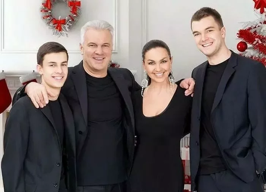 svetlana_borovskaya_i_anatoliy_kotenev_deti_9oanz.jpg.jpg svetlana_borovskaya_i_anatoliy_kotenev_deti_9oanz.jpg.jpg