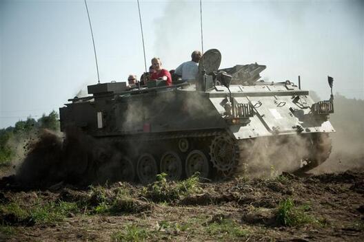 tank_2.jpg tank_2.jpg