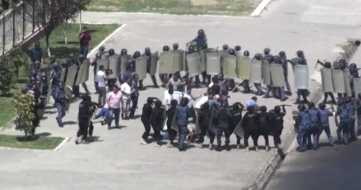 Пратэсты ва Узбекістане: надзвычайнае становішча і падаўленне выступленняў