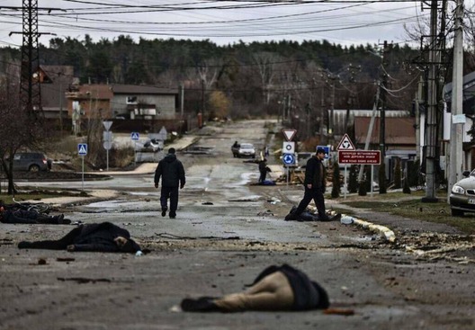 Буча пасля вызвалення ад расійскіх войскаў. Фота Зохра Бенсемра/Reuters Буча пасля вызвалення ад расійскіх войскаў. Фота Зохра Бенсемра/Reuters