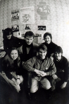 Верх Аксана Вечар, Віталь Сямашка, Жанна Літвіна. Ніз Ірына Курапаткіна, Зміцер Лукашук, Генадзь Кеснер. 1994 год Верх Аксана Вечар, Віталь Сямашка, Жанна Літвіна. Ніз Ірына Курапаткіна, Зміцер Лукашук, Генадзь Кеснер. 1994 год