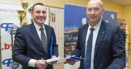 Лукашэнка ў Ветцы: у ролі масоўкі мясцовыя ябацькі