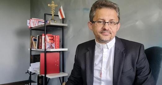 Прапусціць боль праз сябе: святары з Беларусі дапамагаюць уцекачам