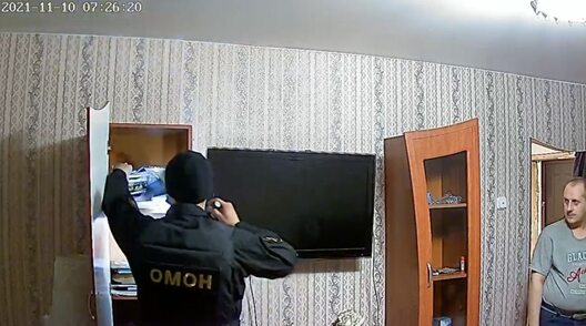 Скрыншот з відэа вобшуку, які Сяргей зняў на камеру Скрыншот з відэа вобшуку, які Сяргей зняў на камеру