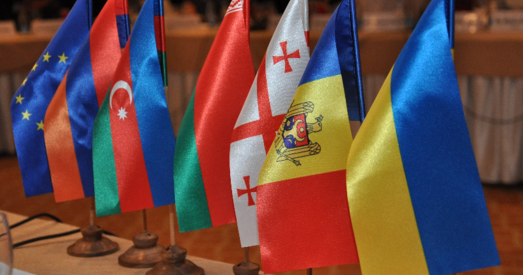 Дзесяць гадоў з правам перапіскі