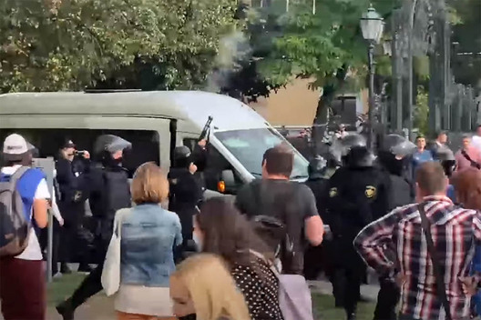 Момант стрэлу. Скрыншот з відэа з сайта brestcity.com Момант стрэлу. Скрыншот з відэа з сайта brestcity.com