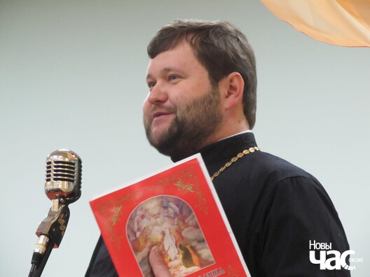 З днём Божага Нараджэння ўдзельнікаў фэсту віншуе духоўнік Залісаўскай школы, айцец Валянцін З днём Божага Нараджэння ўдзельнікаў фэсту віншуе духоўнік Залісаўскай школы, айцец Валянцін