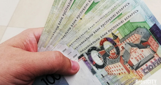 Сельскім настаўнікам на 20% павышаюць аклады, але толькі на час выбараў