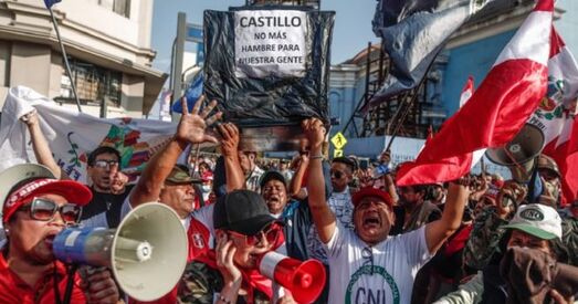 У Перу прайшлі шматтысячныя антыўрадавыя пратэсты. Прэзідэнта вінавацяць у карупцыі