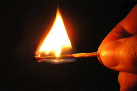 zhitel_kaliningradskoy_oblasti_podzheg_skuter_svoey_podrugi_19887.png zhitel_kaliningradskoy_oblasti_podzheg_skuter_svoey_podrugi_19887.png