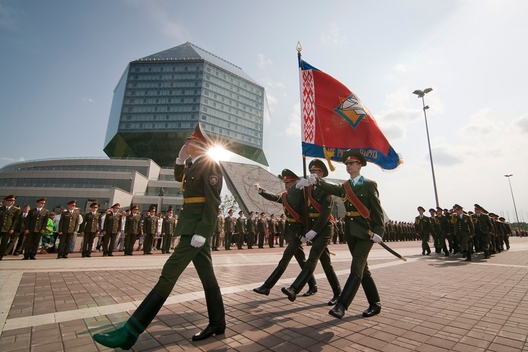 Знамя Міністэрства па надзвычайных сітуацыях Беларусі. Крыніца фота: easyprint.by Знамя Міністэрства па надзвычайных сітуацыях Беларусі. Крыніца фота: easyprint.by
