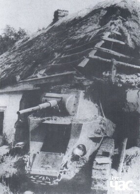 Знішчаны савецкі танк БТ-7 Знішчаны савецкі танк БТ-7
