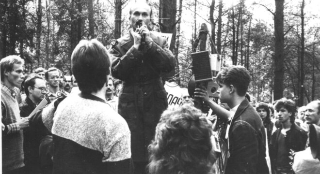 Першае грамадскае шэсце ў «Курапаты» 1988 Першы мітынг у «Курапатах» — пачатак новага беларускага Адраджэння