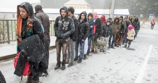 Міністр ФРГ: У Еўропу могуць прыбыць да 10 мільёнаў бежанцаў