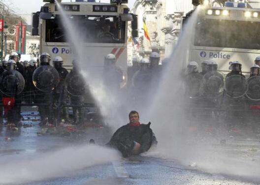 1043221572.jpg 1043221572.jpg