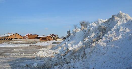 Гродна. Снег, вывезены са стадыёна, вернуць назад