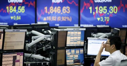 На біржах Кітая ўпершыню ў гісторыі аўтаматычна спыніліся таргі