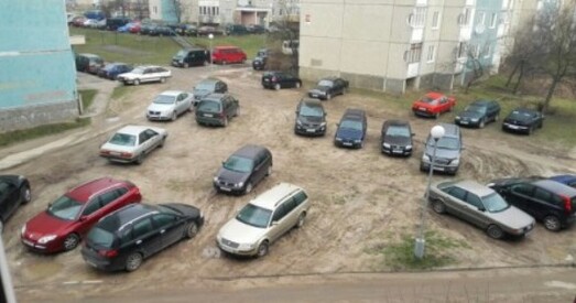 У Гродна збіраюць подпісы за ўсталяванне парковак (фота)