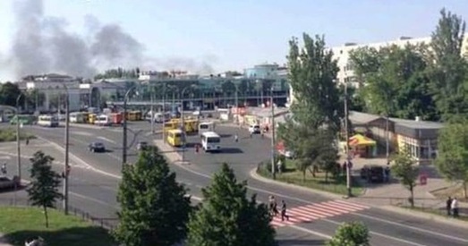 Каля чыгуначнага вакзала Данецка вядуцца баі, жыхароў просяць не падыходзіць да вокнаў