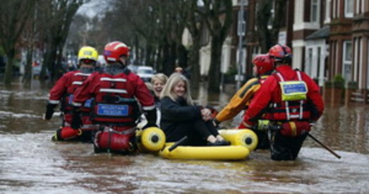 Больш за тысячу чалавек эвакуявалі з-за паводкі ў Брытаніі