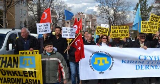 Крымскія татары Турцыі заклікалі свет вызваліць Крым ад расійскай акупацыі