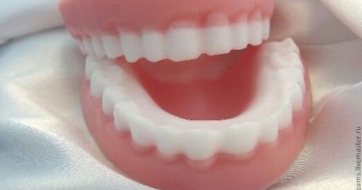 Грузія. Саакашвілі выратуюць дантысты