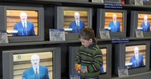 А я адзін у белым фраку!