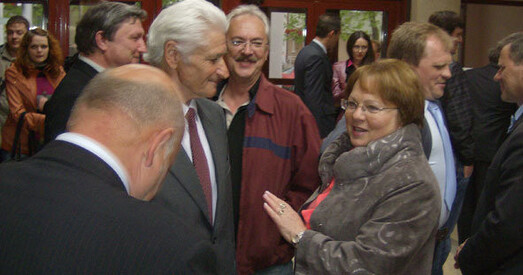 Вы што гей? Навошта вы іх абараняеце?