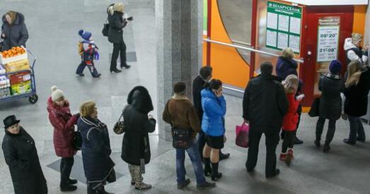 Вадзім Іосуб: Беларусы вымушаныя здаваць валюту, каб пражыць