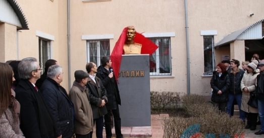 У Луганску ўсталявалі помнік Сталіну
