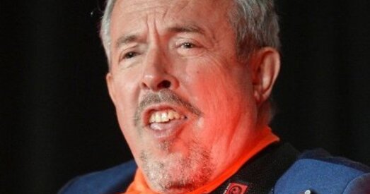 Андрэй Макарэвіч: наш народ рыхтуюць да вайны