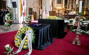 atsisveikinimas_su_donatu_banioniu_65778484.jpg atsisveikinimas_su_donatu_banioniu_65778484.jpg