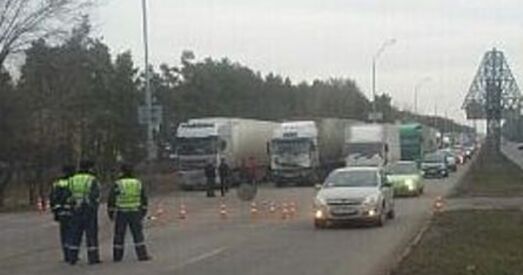 Пад'езды да Кіева блакуюць, машыны правяраюць, людзі едуць лясамі
