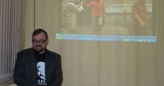 Бабруйск: Кніга пра Алеся Бяляцкага прэзентавана непадалёку ад калоніі, дзе ўтрымліваецца палітвязень