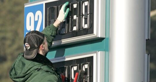 Намеснік старшыні «Белнафтахіма»: Насамрэч бензін не падаражэў