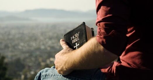 Мінскія ўлады забаранілі публічнае чытанне Бібліі ў парку