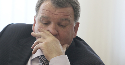 Ён стаў (быў) набліжаным да ўлады