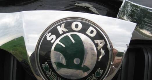 Аўтамабілі разбіваюцца аб дарогу, а ДРСУ рапартуе аб забеспячэнні бяспечнага праезду