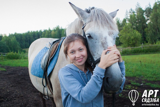 dziaucyna_i_konj.jpg dziaucyna_i_konj.jpg