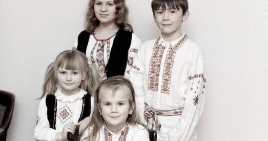 "У першы клас" ці "в первый класс"?