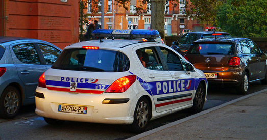 Французская паліцыя прымяніла вадамёты супраць імігрантаў