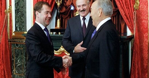 Мядзведзеў даручыў узгадніць праект дамовы аб Еўразійскім эканамічным саюзе да 17 красавіка