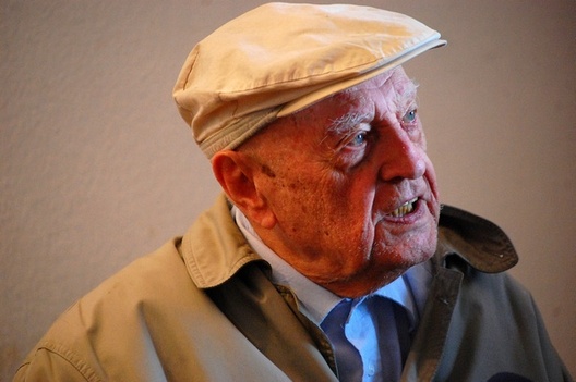 fe40fb944ee700392ed51bfe84dd4e3d.jpg fe40fb944ee700392ed51bfe84dd4e3d.jpg