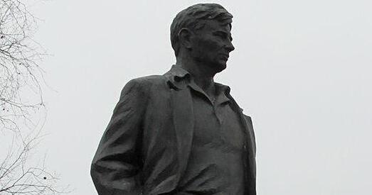 Сёння ў Мядзеле адкрылі першы ў Беларусі помнік Максіму Танку