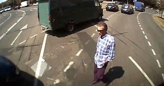 Кіроўца аўтобуса, які хацеў стаць Богам